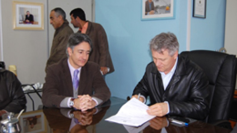 O secretário Berfran reunido com o prefeito em exercício de Glorinha, Paulo José Corrêa.