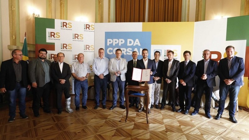 Protocolo de intenções foi assinado com municípios interessados em participar de parceria público-privada - Foto: Itamar Aguiar