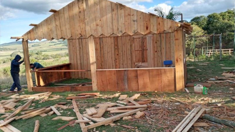 Madeiras doadas foram destinadas para construção de duas casas