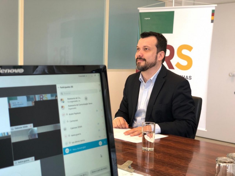 O secretário do Meio Ambiente e Infraestrutura, Artur Lemos, intermediou o evento.