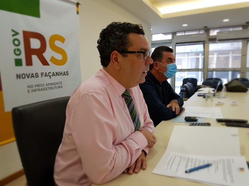 Secretário Paulo e diretor Eberson na condução da reunião do Copergs.