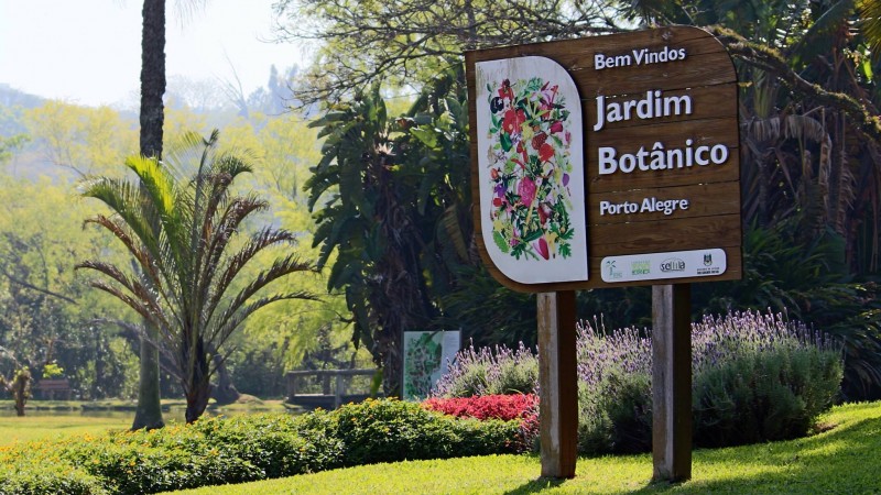 Placa de Bem vindos ao Jardim Botânico