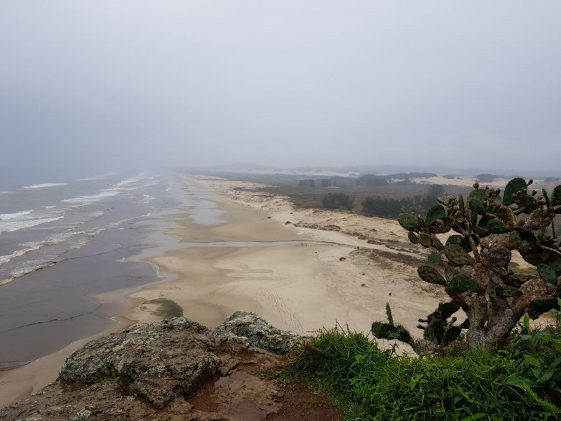 Parque Itapeva (dunas à direita), uma das Unidades de Conservação administradas pela Sema.