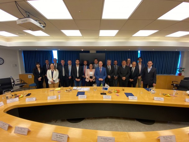 Comitiva gaúcha em visita ao Ministério da Agricultura de Israel.