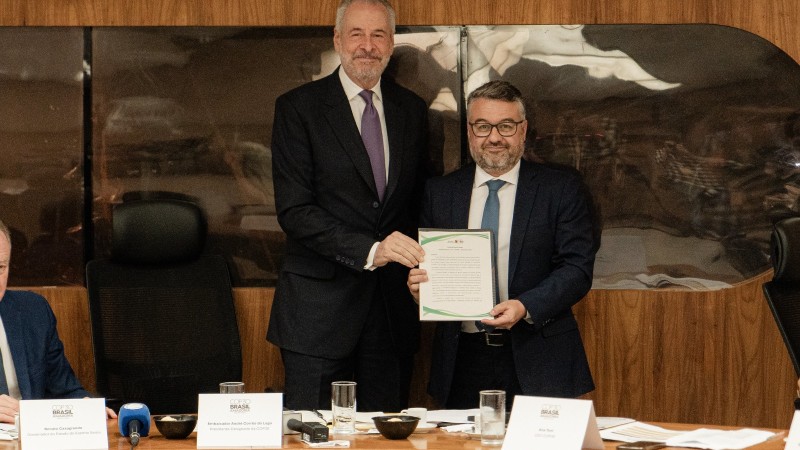 O Governo do Estado, representado pela Sema realizou a entrega da Carta do Bioma Pampa à presidência da COP30.